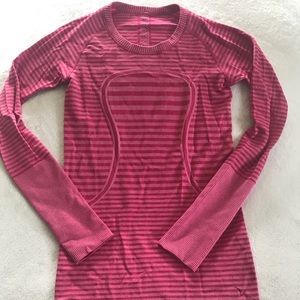 Long sleeved Lululemon top. Pink.